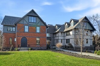 Building Photo - 34 Clinton Ave