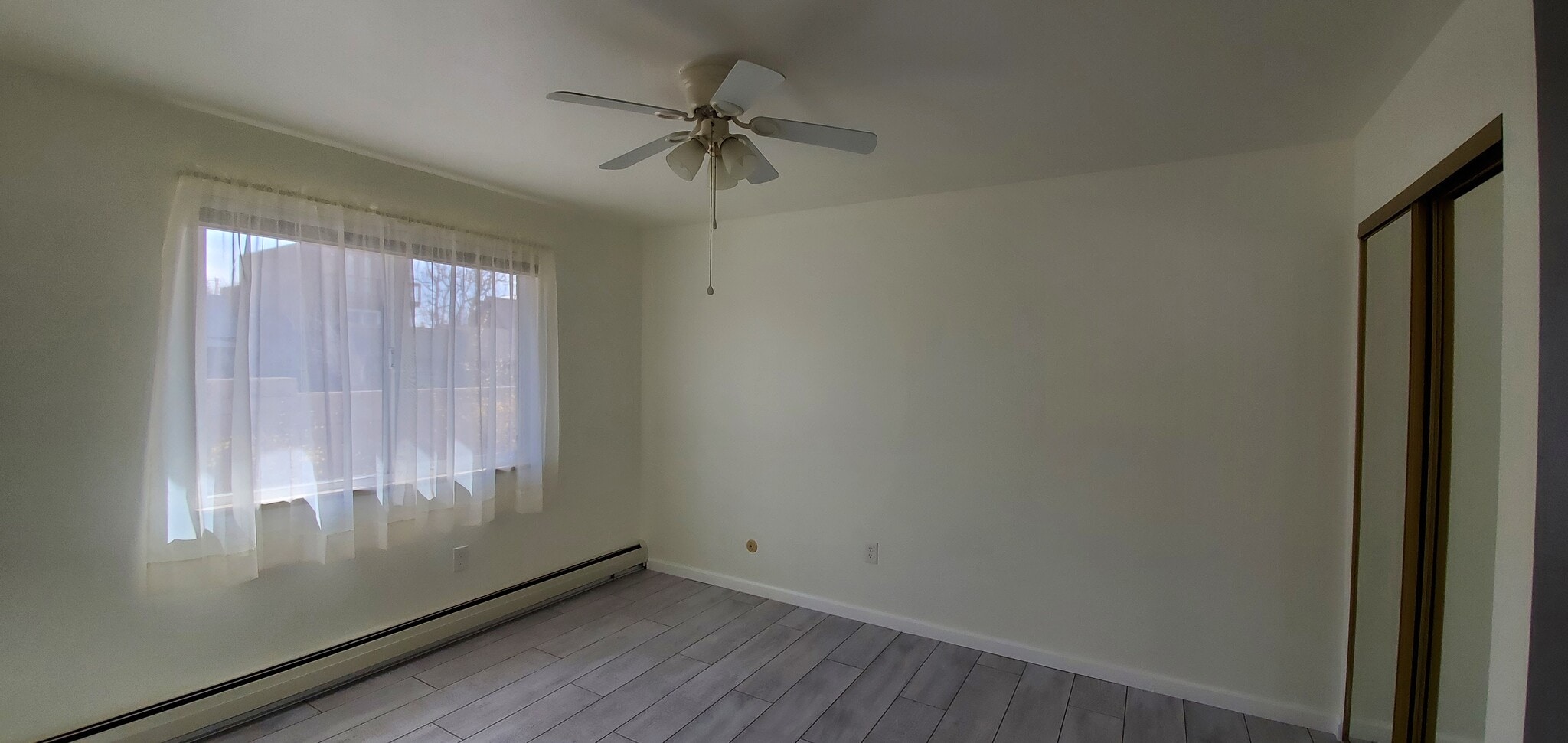 Master Bedroom - 512 Washington Ave