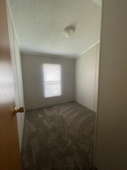 Building Photo - 18 Bellwood Dr