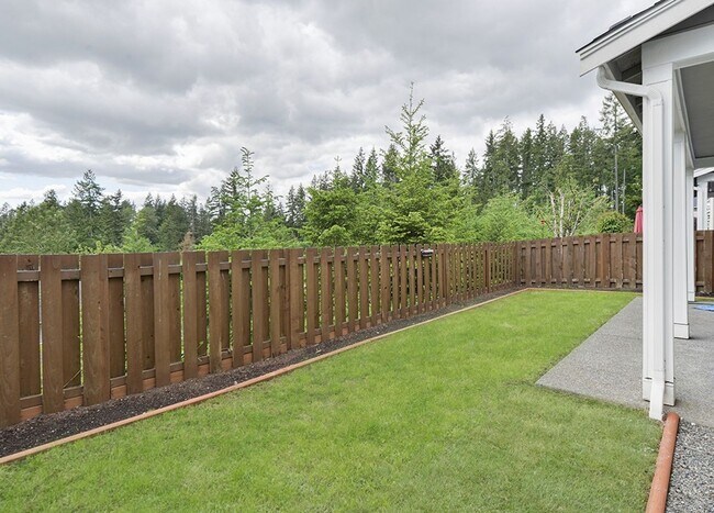 Building Photo - Maple Valley Stunning 5+ Bedroom 2.75 Bath