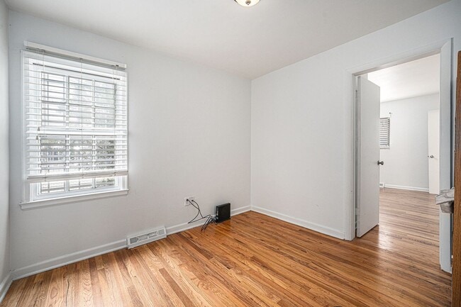 Building Photo - Updated 3-Bedroom Home Near Sloan’s Lake