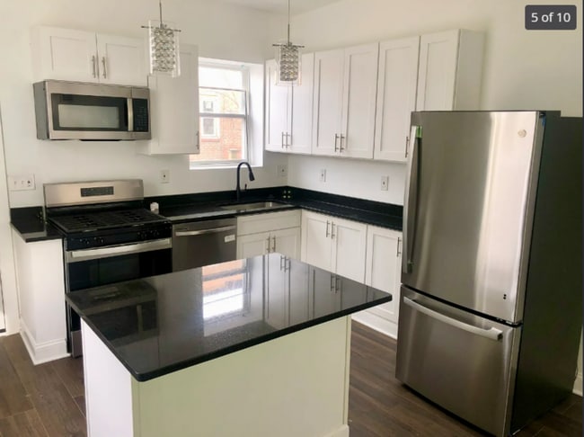 Primary Photo - 3 Bedrooms with 2.5 Bathrooms