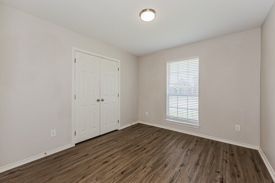 Building Photo - 1308 Doris Dr