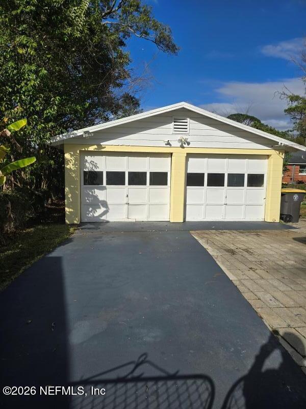 Building Photo - 4627 Hercules Ave