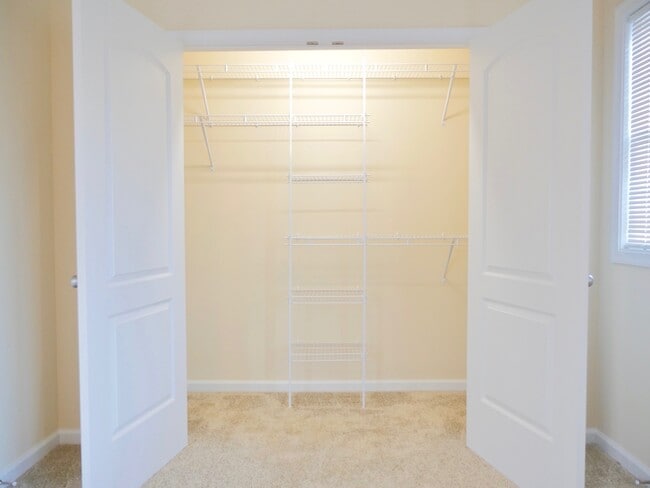 Building Photo - 747 Old Graves Mill Rd