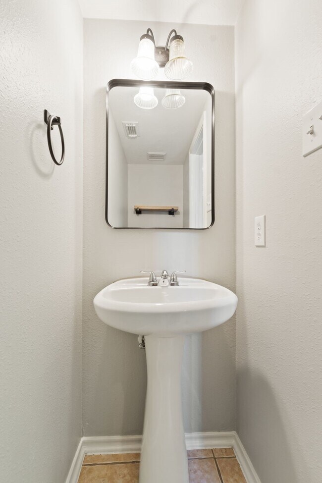 Building Photo - 21035 Summer Trace Ln