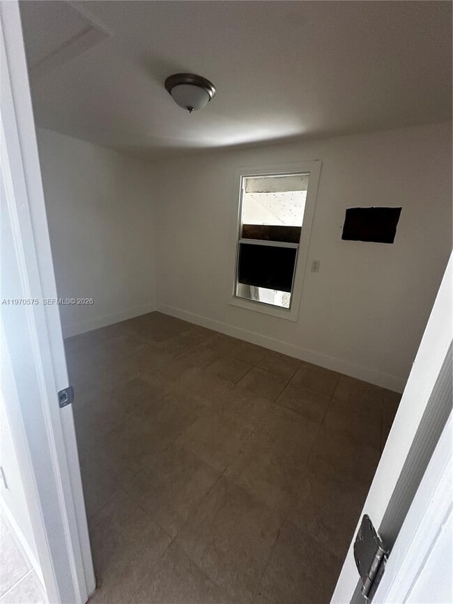 Building Photo - 1919 SW 2nd St