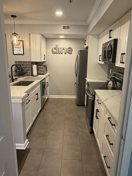 Building Photo - 3313 Wyndham Cir