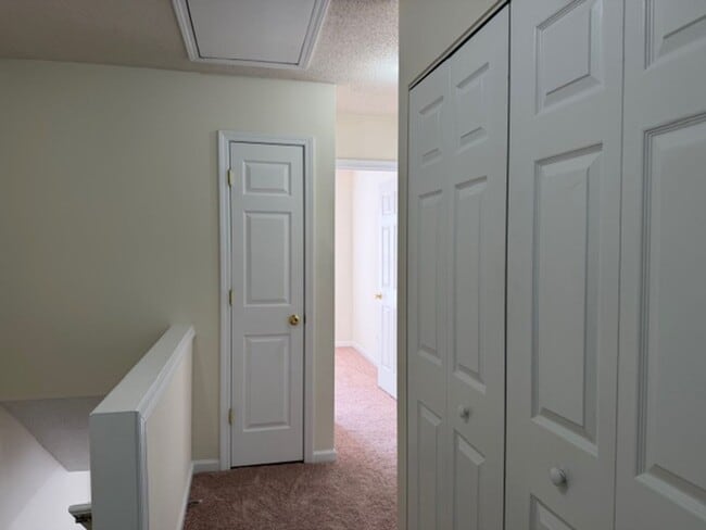 Building Photo - 712ca