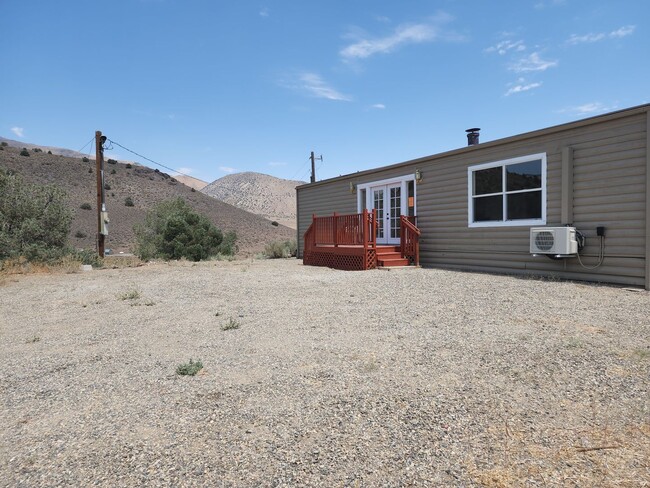 Building Photo - Large manufactured home in Topaz Ranch Est...