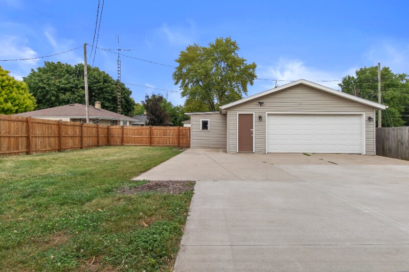 Building Photo - 4609 Pershing Blvd