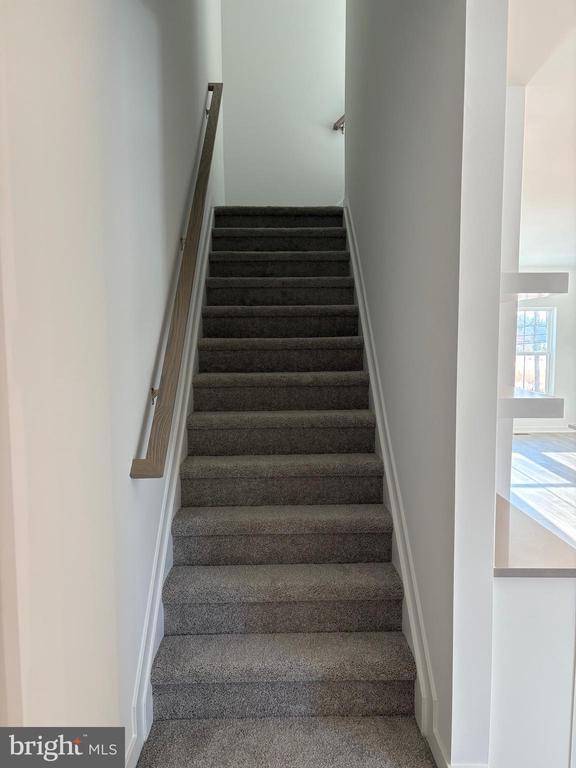 Building Photo - 55 Basswood St