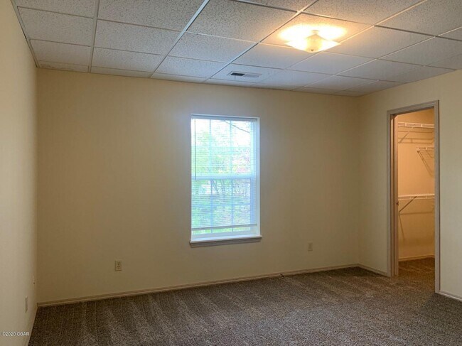 Building Photo - 1612 Mayberry Dr