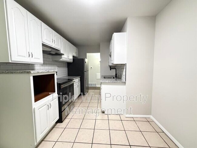 Building Photo - 10805 Landseer Dr