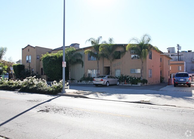Primary Photo - 6538 Fountain Ave
