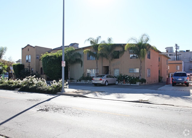 Primary Photo - 6538 W Fountain Ave
