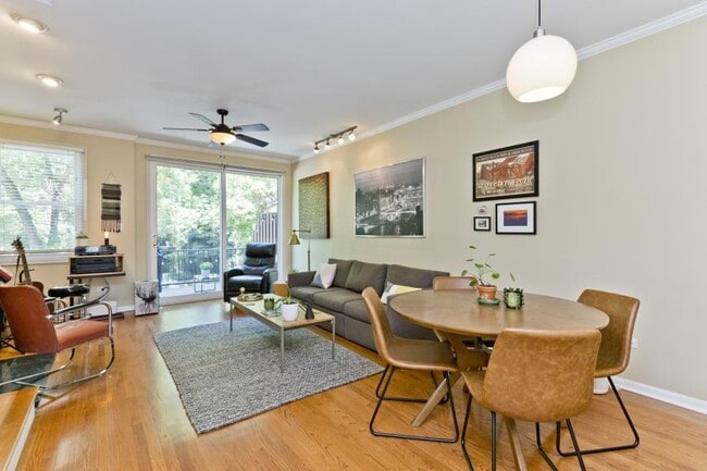 Primary Photo - 3 bedroom in Chicago IL 60660