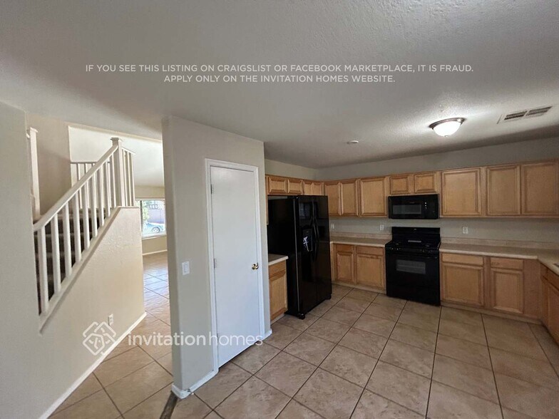 Building Photo - 7208 S 56th Ave