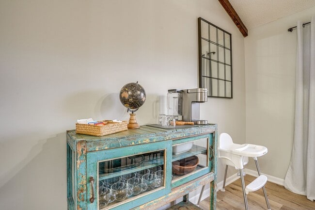 Building Photo - Spacious 2BR Home Near JMU –