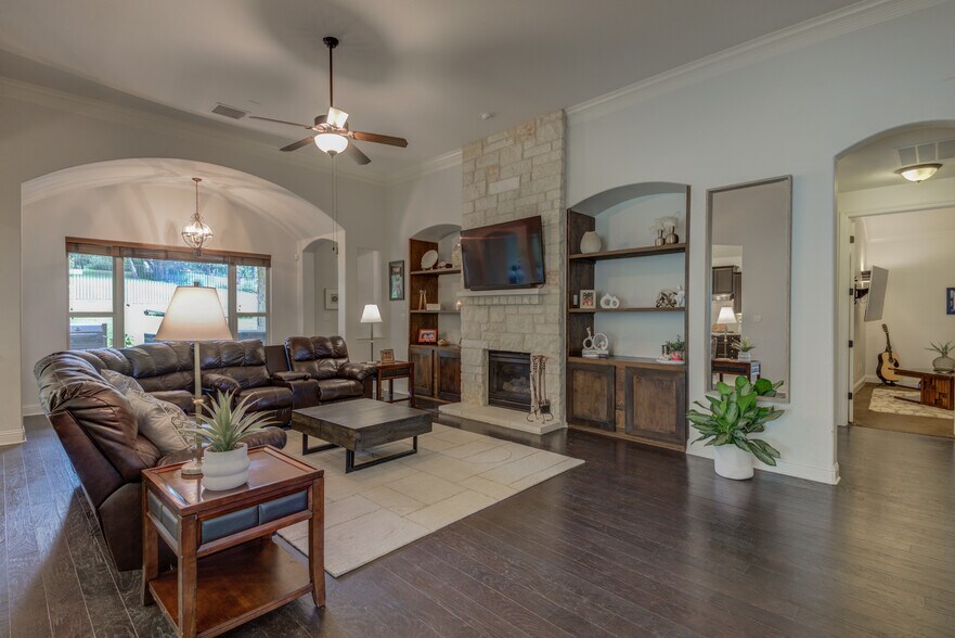 Building Photo - 308 Enchanted Hilltop Way