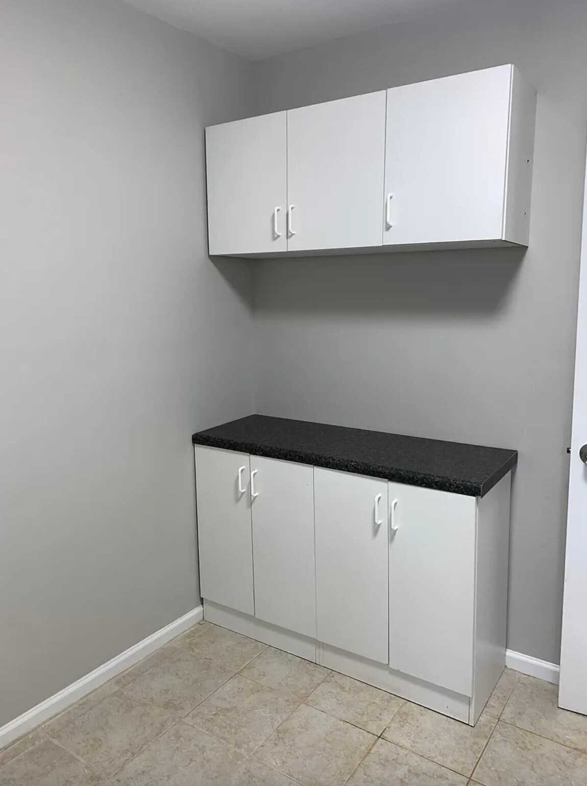 Building Photo - 864 Shadowridge Dr SE