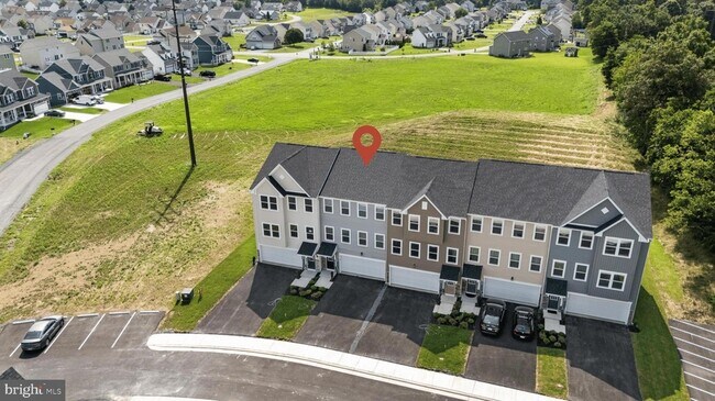 Building Photo - 21 Lyriq Ct