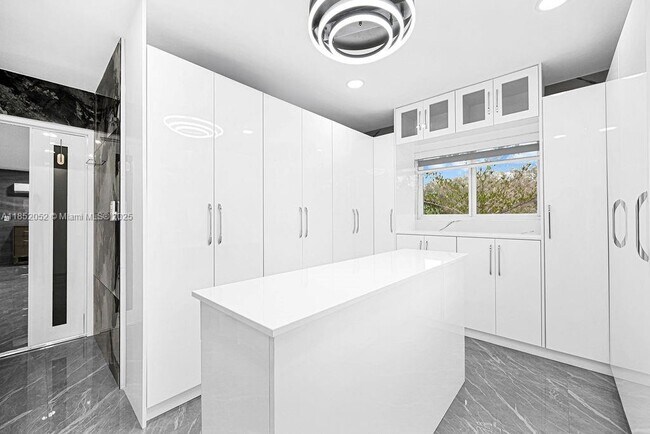 Building Photo - 7830 SW 120th St
