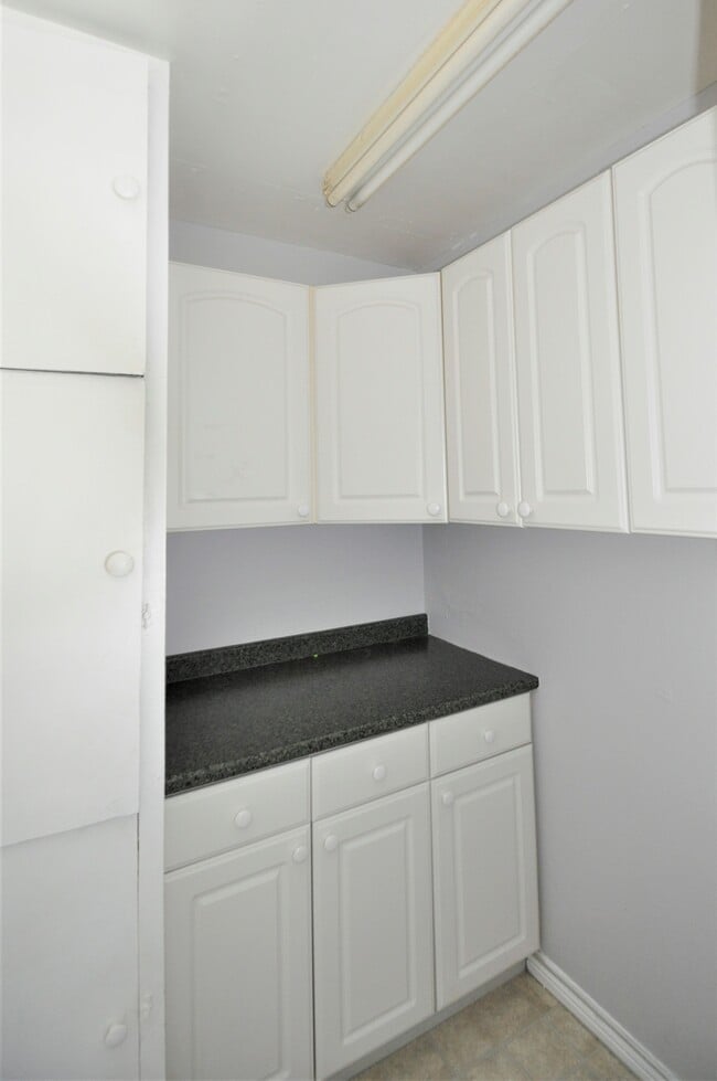 Building Photo - 2545 S Patton Ct