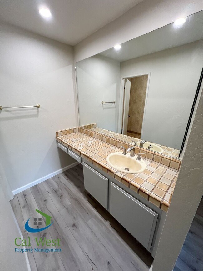 Building Photo - $4,495.00 Almaden 3BD/2.5BA Townhome in the Copperwood Community