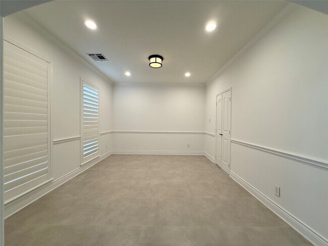 Building Photo - 8431 Big Bend Dr