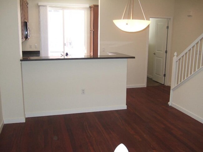 Building Photo - Rare Townhome in Park Hill with 2BR/2.5