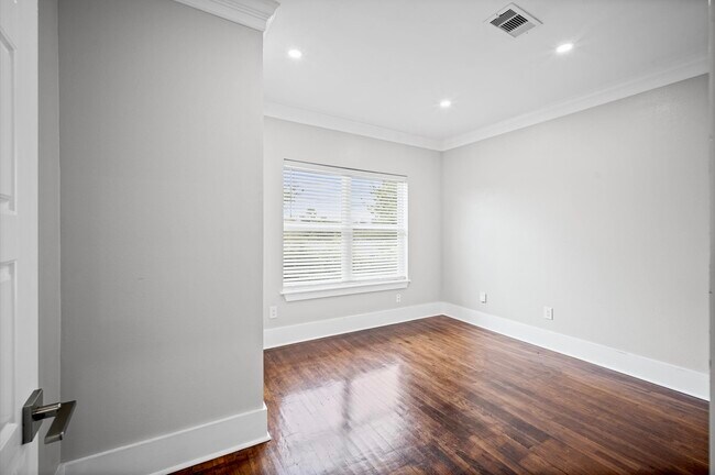 Building Photo - 12430 Pecan Ct
