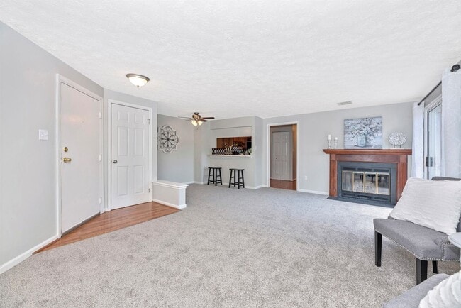 Building Photo - Condo Close to Downtown Frederick