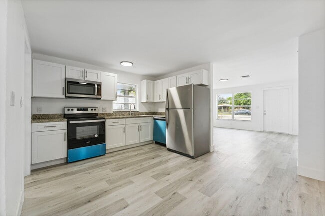 Building Photo - 448 NW 3rd Ave