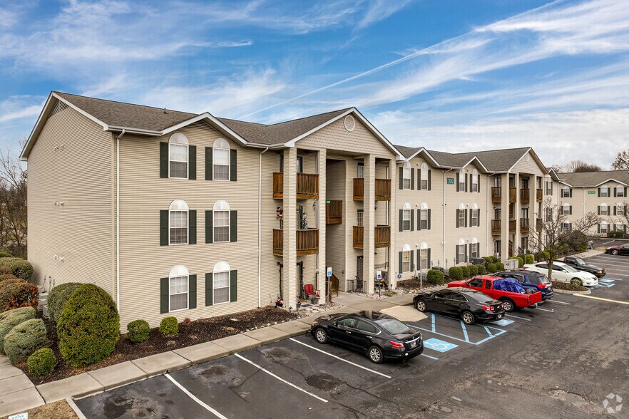 One Wilcox Place Apartments 650 N Wilcox Dr Kingsport TN 37660