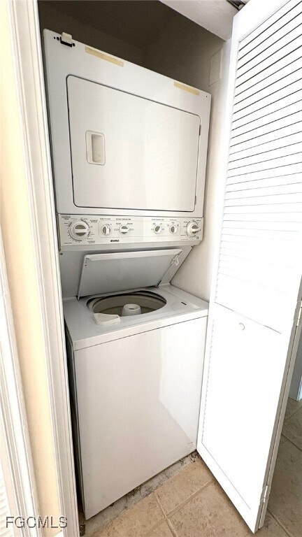 Building Photo - 9615 Halyards Ct