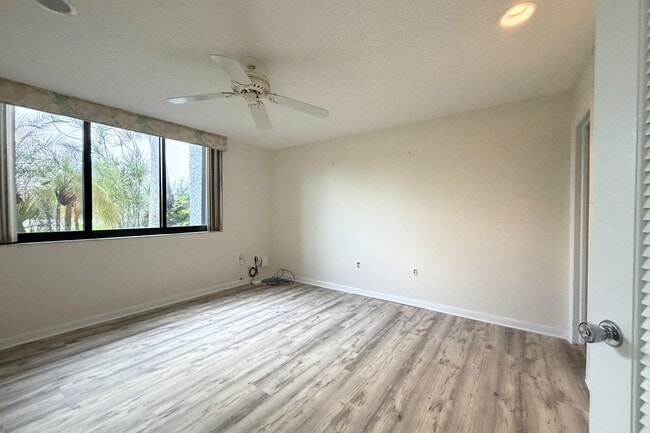 Building Photo - 4266 Deste Ct