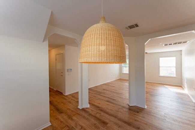 Building Photo - 1225 Anise Dr