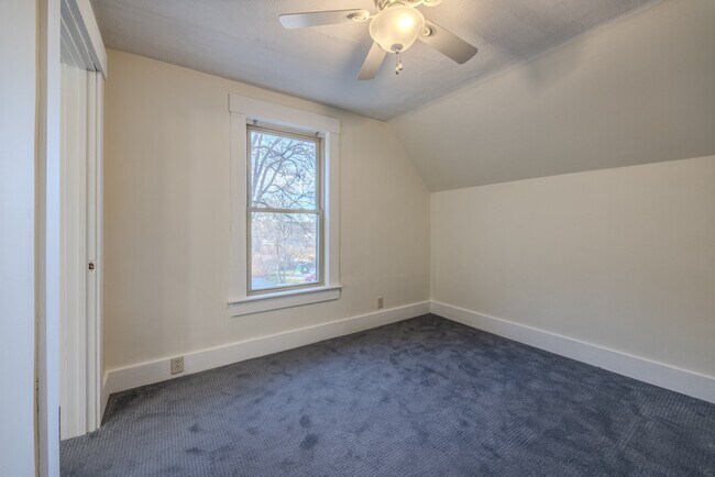 Building Photo - 354 Union Ave