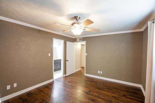 Building Photo - 5713 Baker Dr