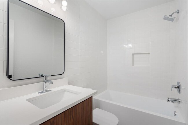 Building Photo - 1800 Nicole Cir