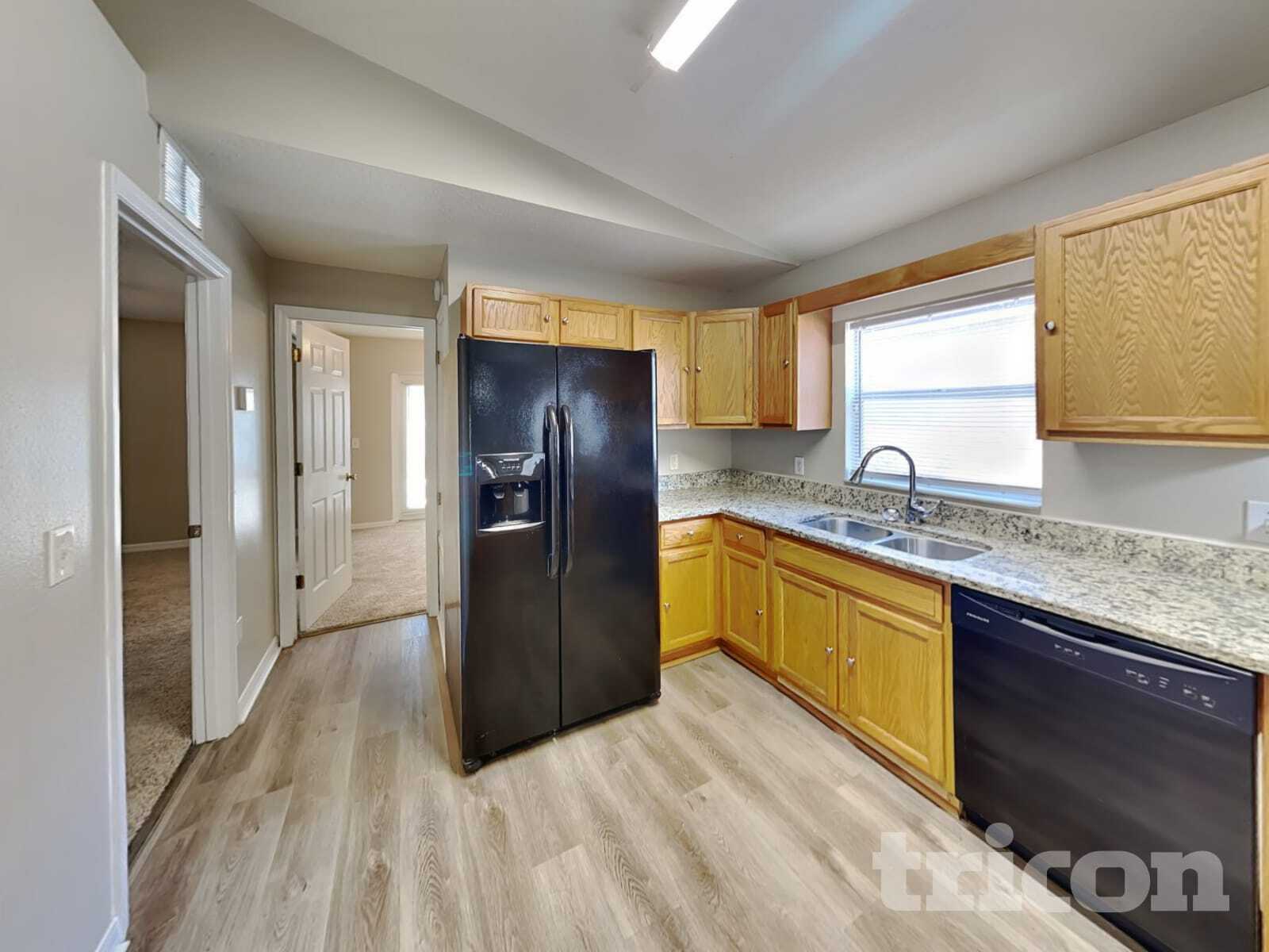 Building Photo - 4409 Venice Dr