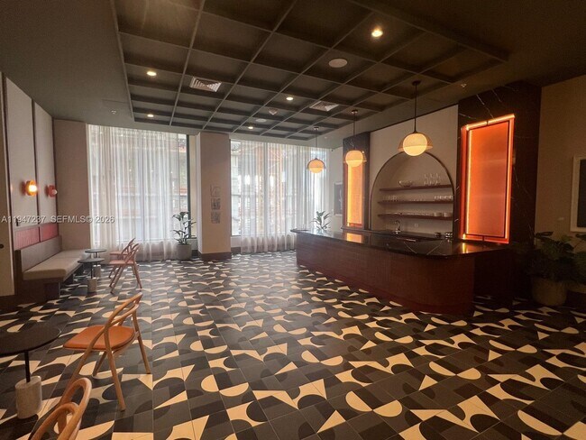 Building Photo - 11 NE 6th St