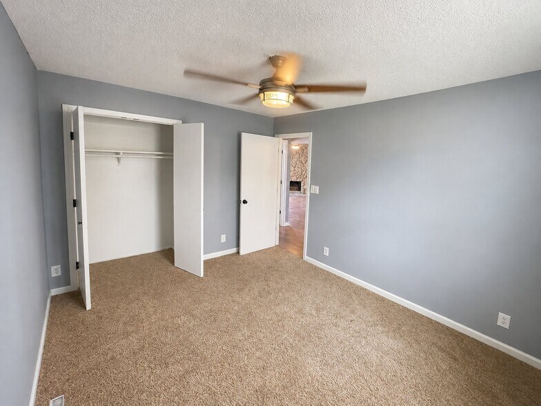 Building Photo - 539 S Deveron Dr