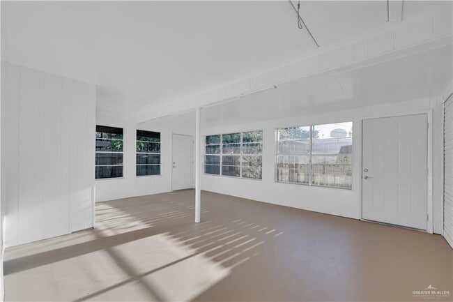 Building Photo - 2524 Fir Ave