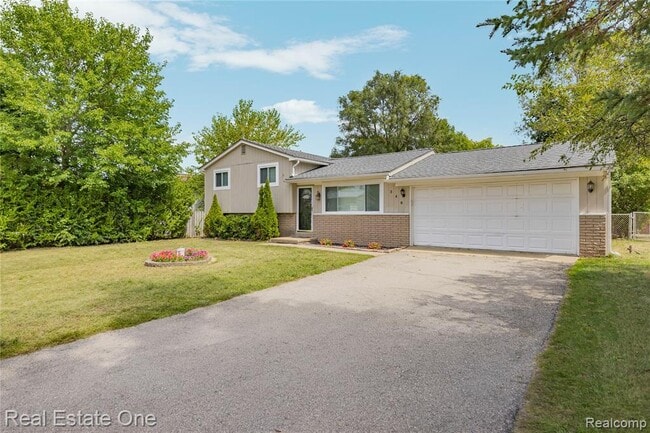 Building Photo - 348 Decca Dr
