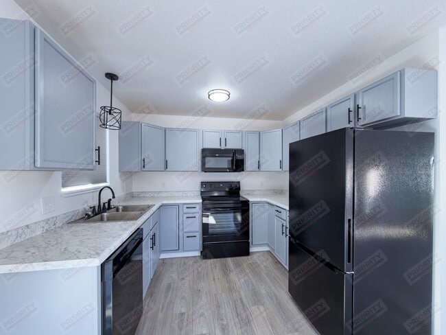 Building Photo - Completely remodeled home!