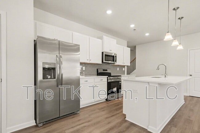 Building Photo - 1715 Troon Dr