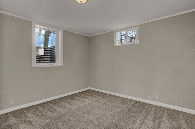 Building Photo - 817 Westmoor Dr