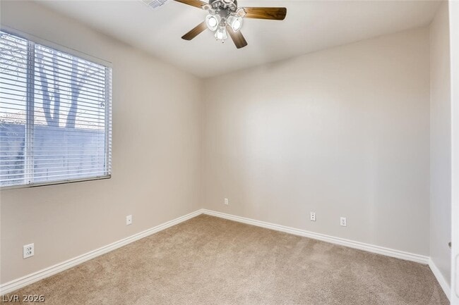 Building Photo - 8318 Hampshire Bay St